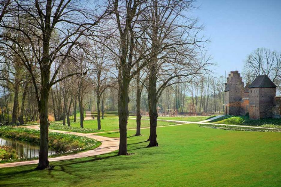 Bleichwall - Parkwiese an der Dosseinsel